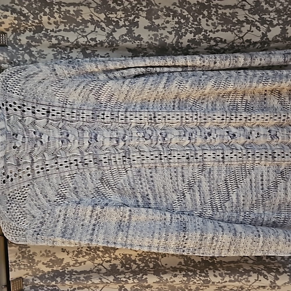 Sweater - Picture 4 of 4